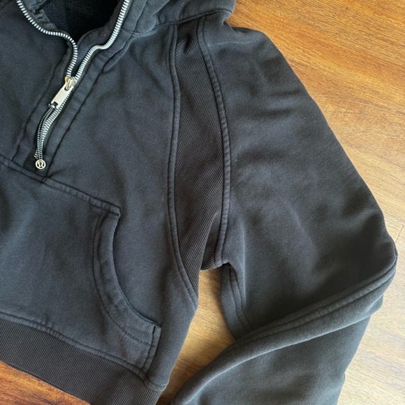 Lululemon Cropped Quarter Zip Hoodie Black Thumb Holes Scuba Style Pullover 2 - Picture 7 of 9